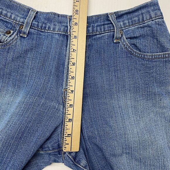 Levi's 550 Women's Classic Relaxed Boot Cut Mid Rise Medium Wash Size 6M - Picture 10 of 16